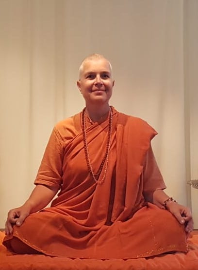 Swami Maitreyi började praktisera Yoga i Uppsala på Uppsala Yogaskola 1985. Hon gick den första yogalärarutbildningen ledd av Swami Omananda och Swami Nirvikalpananda och undervisade på skolorna i Uppsala och Stockholm. 

1992 åkte hon till Bihar School of Yoga för att delta i en 6 månaders Sannyaskurs under ledning av Swami Niranjanananda. 
Under de 6 månaderna bestämde hon sig för att leva ett liv som sannyas och dedikera sitt liv till yoga och sannyas. 
I 15 år bodde hon och arbetade i ashramet för sin guru och för att fördjupa sin egen andliga  utveckling och förståelse.
De senaste 10 åren har hon levt och verkat i Colombia och har hållit kurser och seminarier i stora delar av Sydamerika.